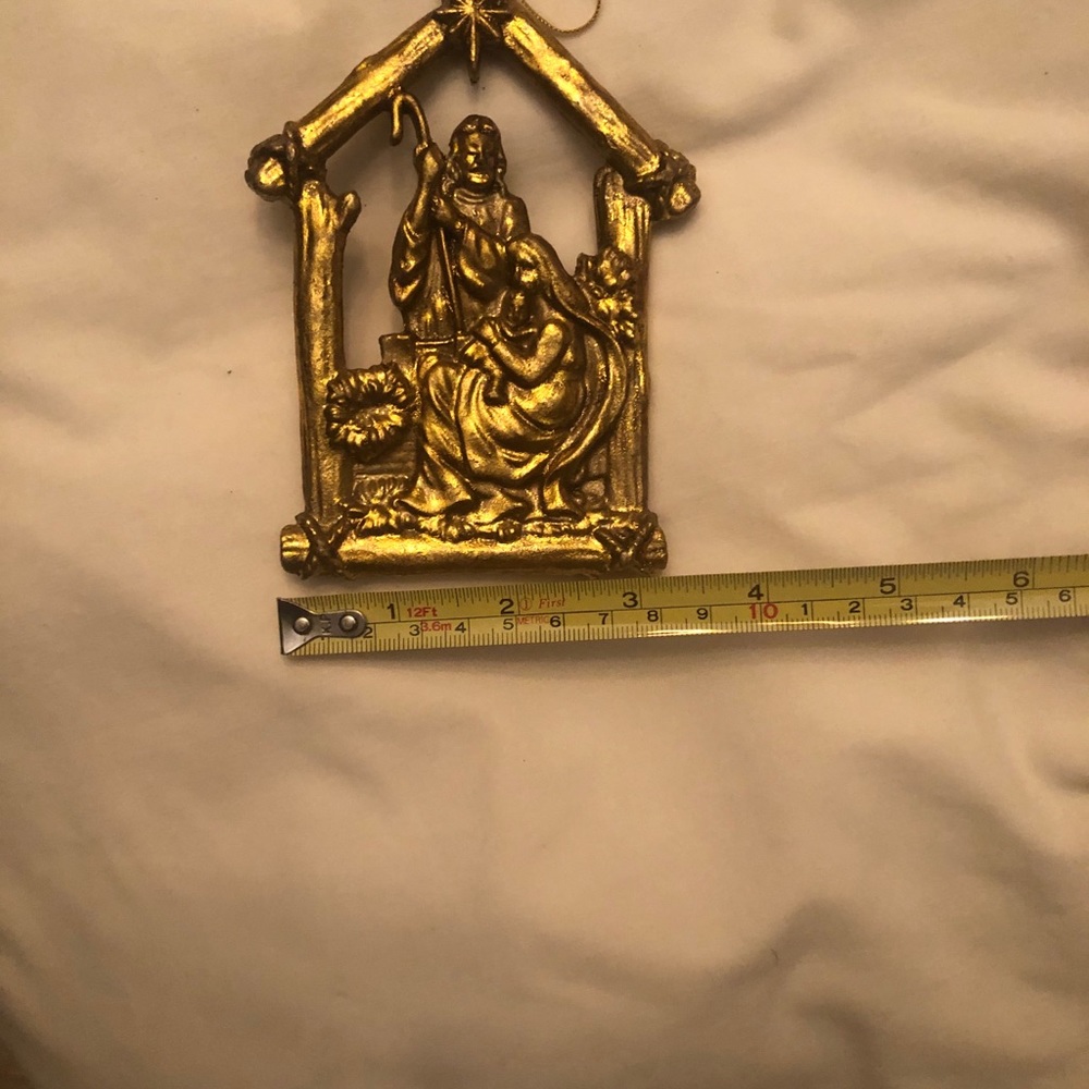 NWOT GOLD NATIVITY SCENE ORNAMENT - Picture 4 of 4